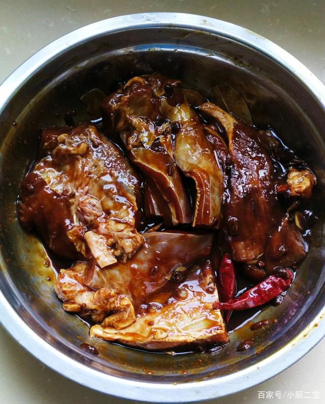 酱牛肉的做法最正宗的做法视频(酱牛肉的做法最正宗的做法视频清蒸牛肉)