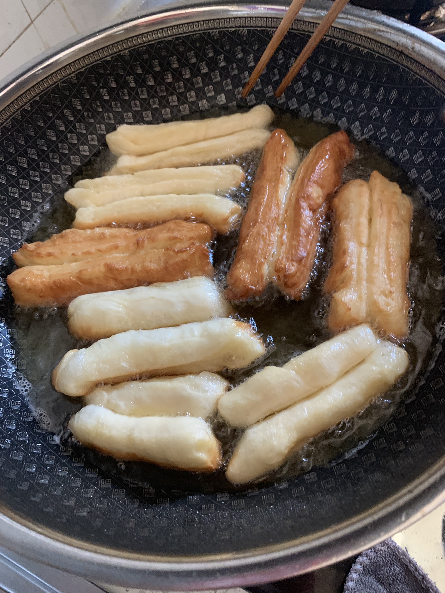 炸油条怎么和面(炸油条怎么和面怎么炸)
